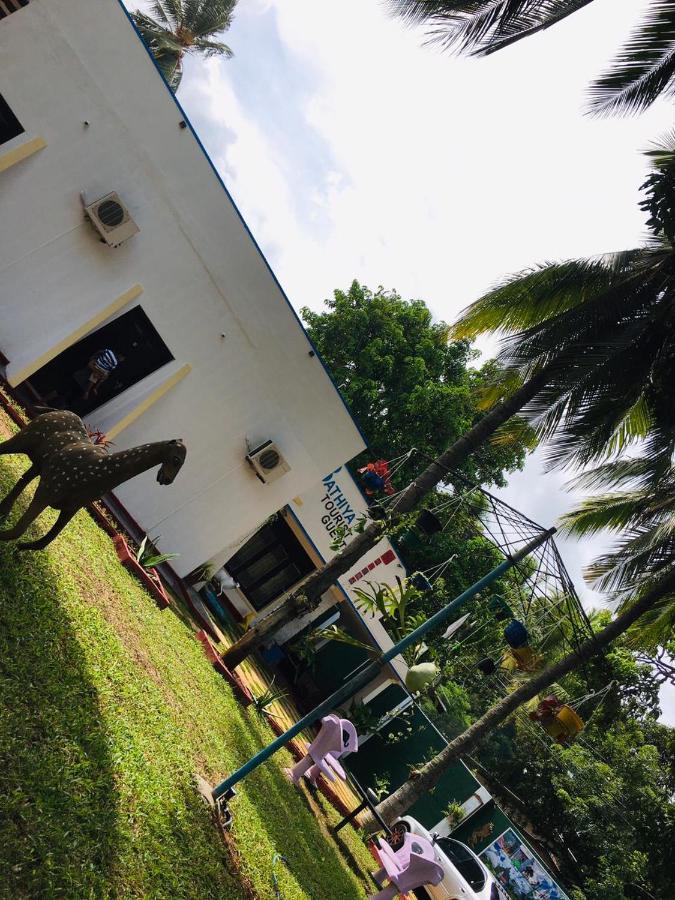 Bathiya Tourist Guest Anuradhapura Otel Dış mekan fotoğraf